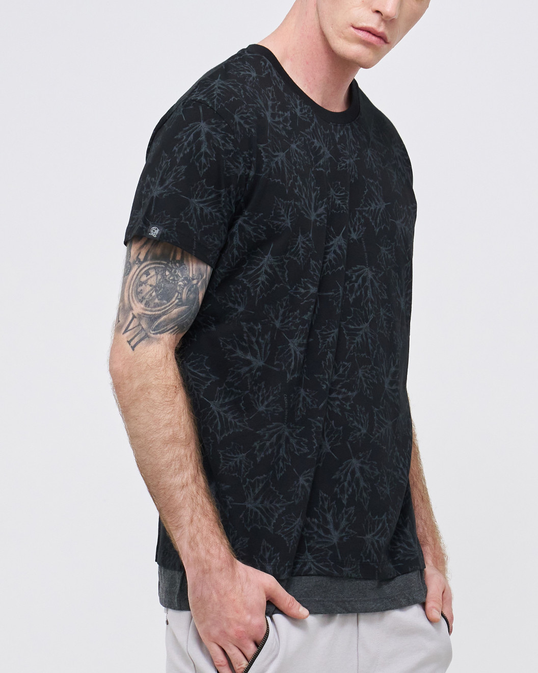 Men's Black Jersey T-shirt, Autumn Leaves Print & Shadow Contrast layered Waist